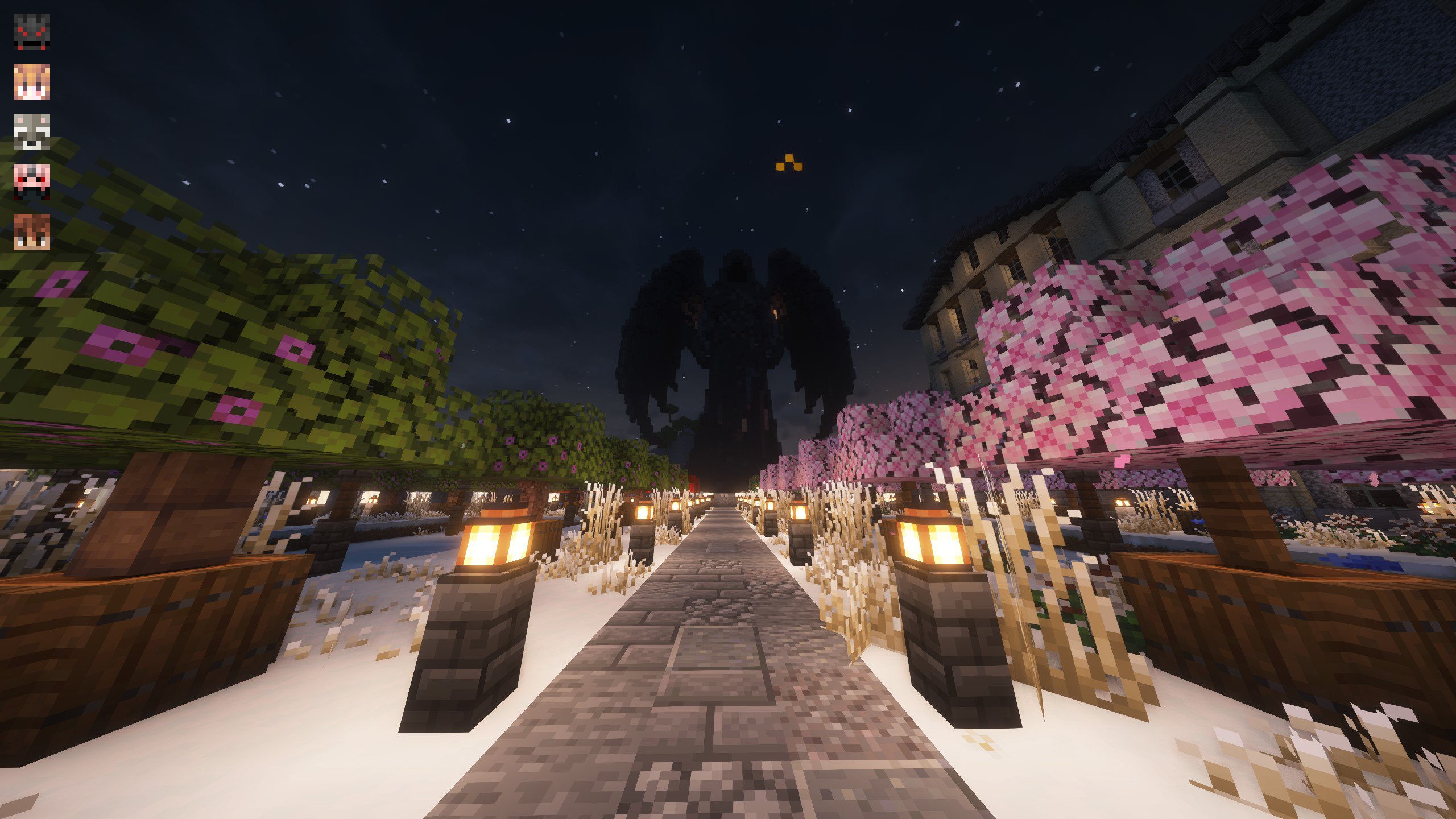 Статуя построенная игроками